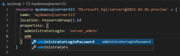 VS Code Bicep Extension helping out with properties